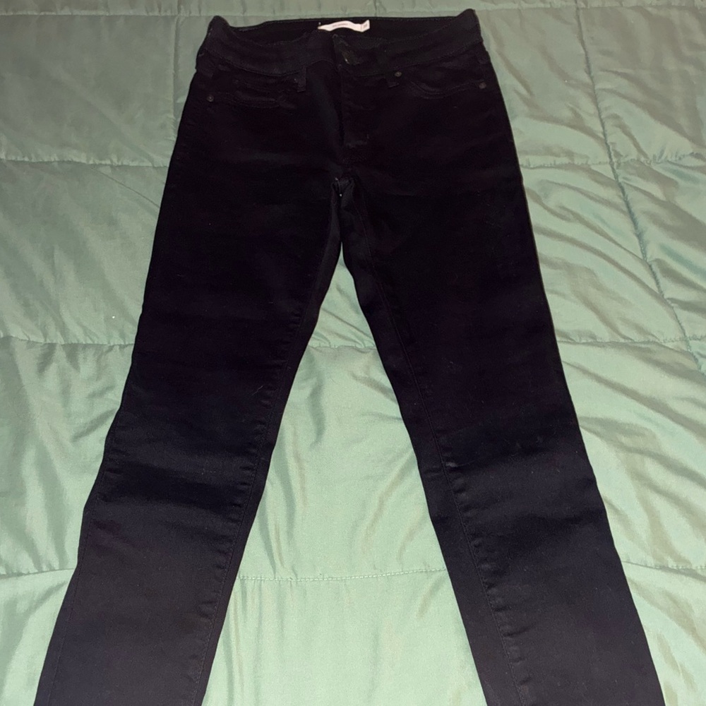 711 Levis Black Skinny Jeans